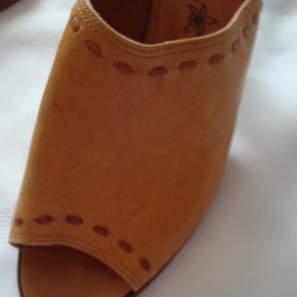 Brazilian leather mules - Picture 2 of 8
